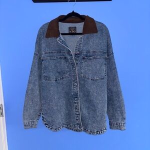 Casual Denim Jacket with Brown Collar